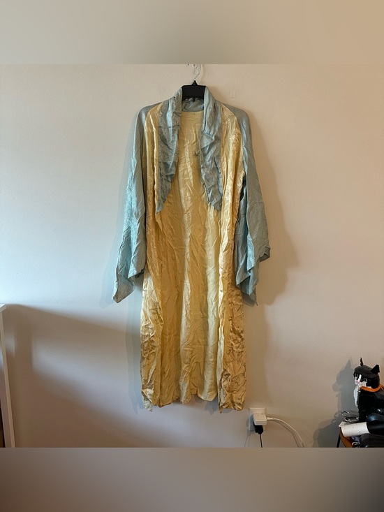 Handmade Other - Vintage 60s 70s Cream Yellow Blue Bell Wide Sleeve Japanese Silk Kimono

Wear ma